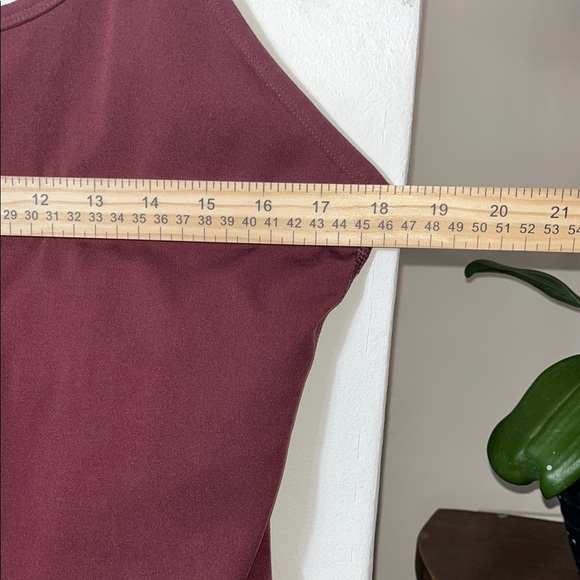 Thrive Society work out top - Picture 8 of 9